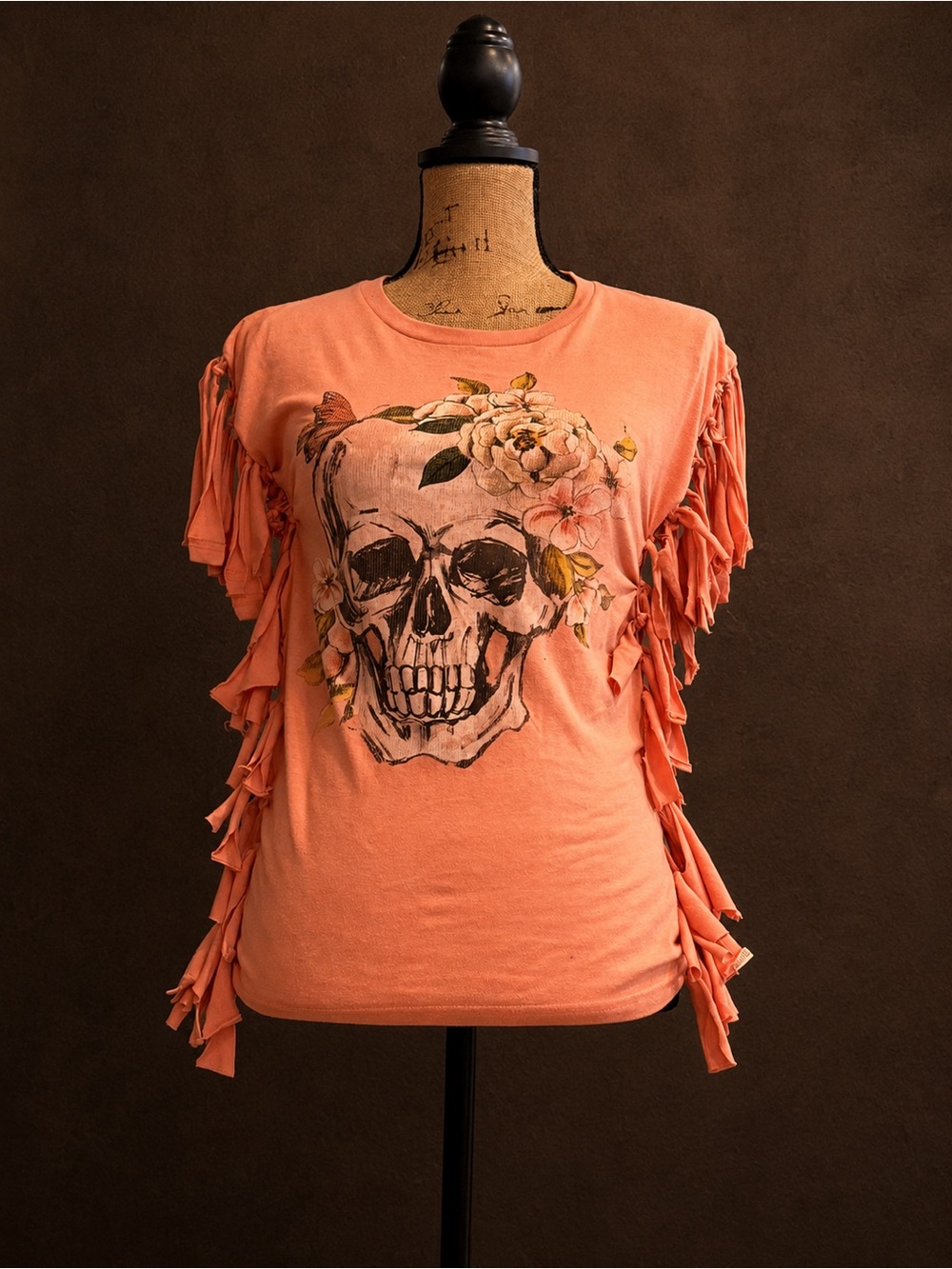 Women’s Coral Skull Floral Fringe Sleeve Tee
